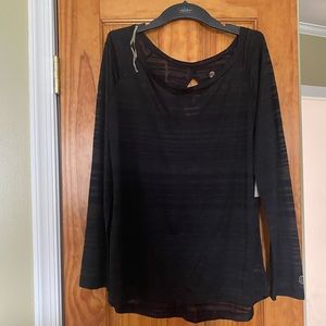 Women’s black shirt